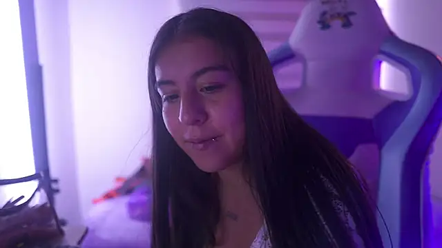 Snapshot of mavi_boo chatting on February 20, 7:58 pm mavi boo online show from February 20, 7:58 pm