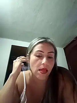 Snapshot of maynor_1998 chatting on March 1, 4:58 am maynor 1998 online show from March 1, 4:58 am