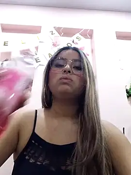 Snapshot of AngellVisen chatting on March 3, 7:31 pm AngellVisen online show from March 3, 7:31 pm