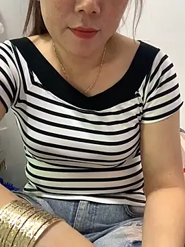 Snapshot of Baby-lovely69 chatting on February 5, 3:22 am Baby-lovely69 online show from February 5, 3:22 am