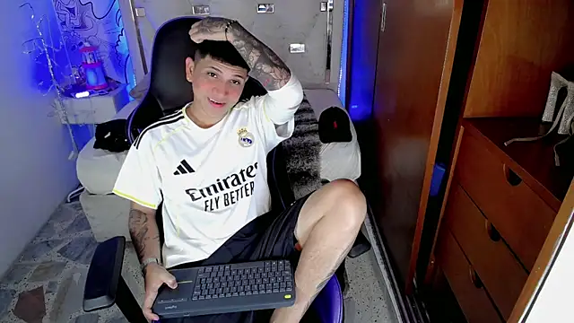 Black diamondd  online show from April 15, 4:47 pm