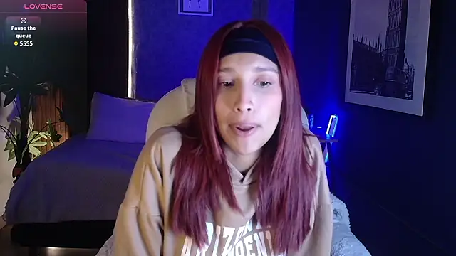 Snapshot of saphire_ chatting on March 1, 2:02 am saphire online show from March 1, 2:02 am