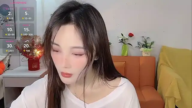 Snapshot of Lisa-295188 chatting on February 7, 7:01 am Lisa-295188 online show from February 7, 7:01 am