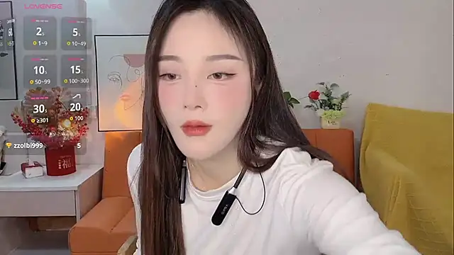 Snapshot of Lisa-295188 chatting on February 14, 7:27 am Lisa-295188 online show from February 14, 7:27 am