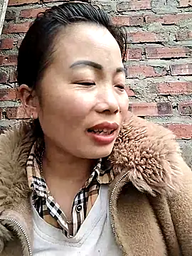 Ella-aa online show from February 24, 8:01 am