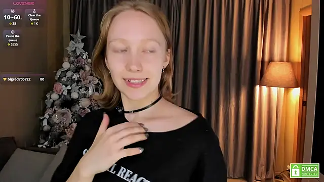 Snapshot of Cutie_Ellis chatting on July 15, 5:29 pm Cutie Ellis online show from July 15, 5:29 pm