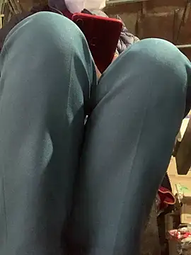 Snapshot of YANINA120 chatting on February 2, 1:37 am YANINA120 online show from February 2, 1:37 am