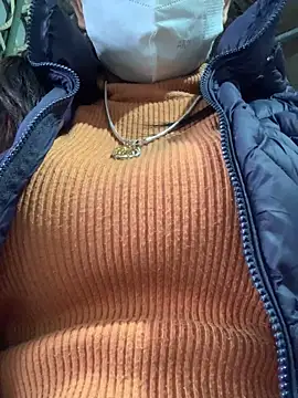 Snapshot of YANINA120 chatting on February 10, 9:57 am YANINA120 online show from February 10, 9:57 am