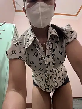 Snapshot of YANINA120 chatting on February 24, 9:57 pm YANINA120 online show from February 24, 9:57 pm