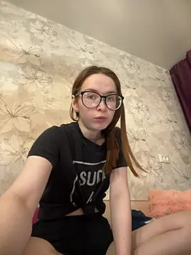 Snapshot of MalliSun chatting on February 5, 1:05 pm MalliSun online show from February 5, 1:05 pm