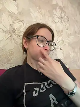 Snapshot of MalliSun chatting on February 27, 3:45 pm MalliSun online show from February 27, 3:45 pm