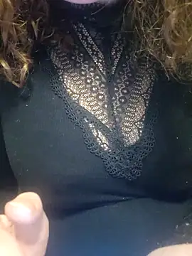 Snapshot of Isa363636 chatting on February 14, 10:28 pm Isa363636 online show from February 14, 10:28 pm