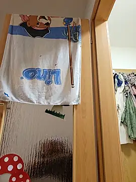 Snapshot of Isa363636 chatting on February 17, 11:11 pm Isa363636 online show from February 17, 11:11 pm