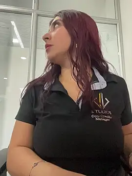 Nahomy Benett online show from March 1, 11:34 am