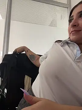 Snapshot of Nahomy_Benett chatting on March 5, 12:01 pm Nahomy Benett online show from March 5, 12:01 pm