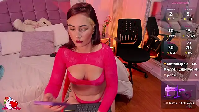 Snapshot of Kylie_Gomez chatting on February 10, 11:47 am Kylie Gomez online show from February 10, 11:47 am