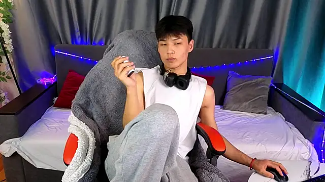 XanneLL online show from February 26, 6:40 pm