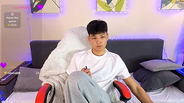 XanneLL online show from March 5, 7:21 pm