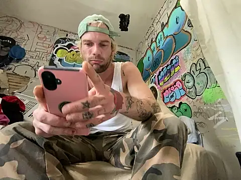 Snapshot of gothboiplzty chatting on June 20, 5:27 pm gothboiplzty online show from June 20, 5:27 pm