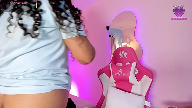 Snapshot of LOU_22_ chatting on February 25, 12:59 pm LOU 22 online show from February 25, 12:59 pm