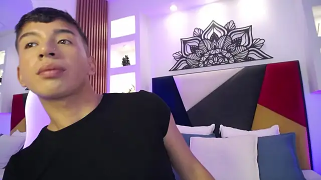 Snapshot of Fancy_Vixen chatting on February 23, 3:37 am Fancy Vixen online show from February 23, 3:37 am