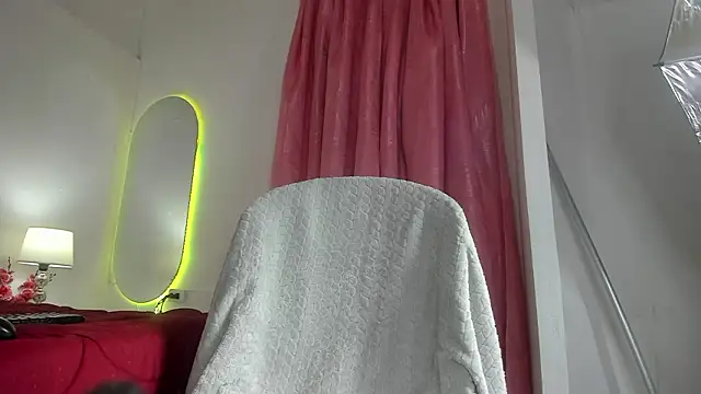 luna velveth online show from February 5, 1:10 am