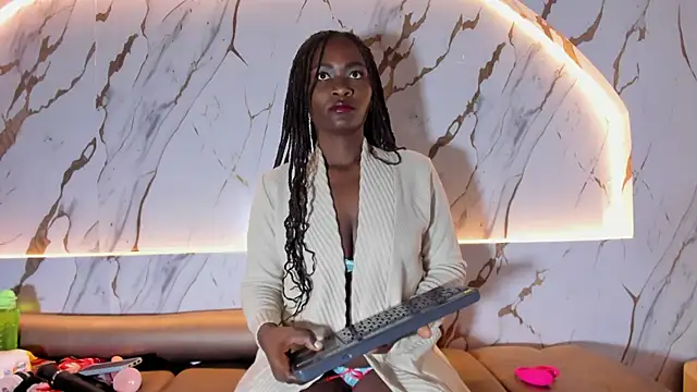 Nahomi Williams  online show from March 9, 12:53 pm