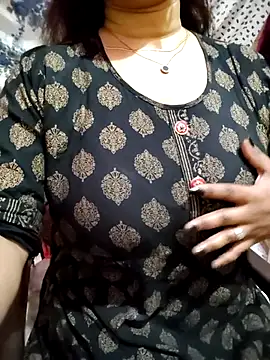 PARI51 online show from March 7, 8:39 pm