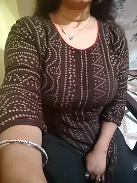 PARI51 online show from March 15, 8:15 pm