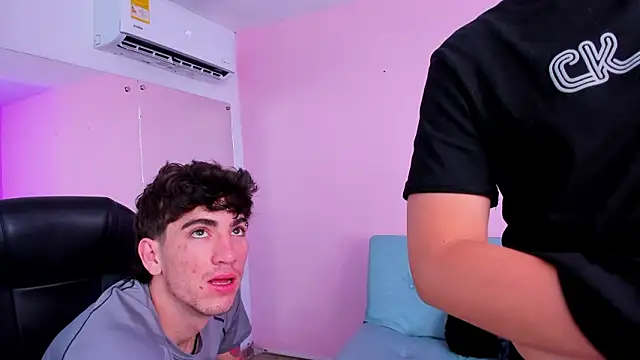 Snapshot of Bad_Boys777 chatting on February 7, 8:23 pm Bad Boys777 online show from February 7, 8:23 pm