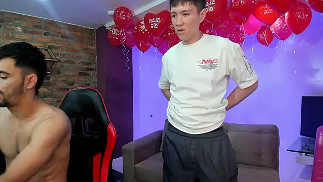 Snapshot of Bad_Boys777 chatting on February 17, 9:43 pm Bad Boys777 online show from February 17, 9:43 pm