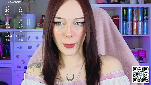 Snapshot of amyfallinlove chatting on February 11, 10:20 am amyfallinlove online show from February 11, 10:20 am