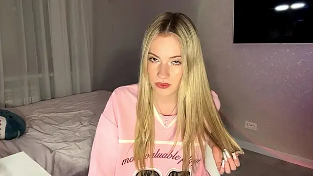 Between Eeys online show from February 2, 5:11 pm