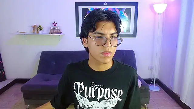 Snapshot of Maecum18 chatting on February 26, 9:03 pm Maecum18 online show from February 26, 9:03 pm