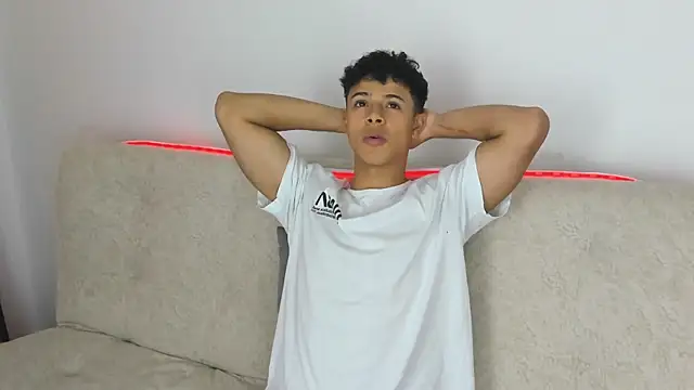 Snapshot of _Alex_Colton chatting on March 1, 10:12 pm Alex Colton online show from March 1, 10:12 pm