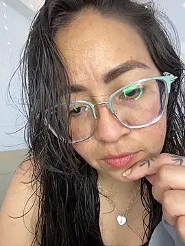 alisbloom online show from February 25, 6:06 pm