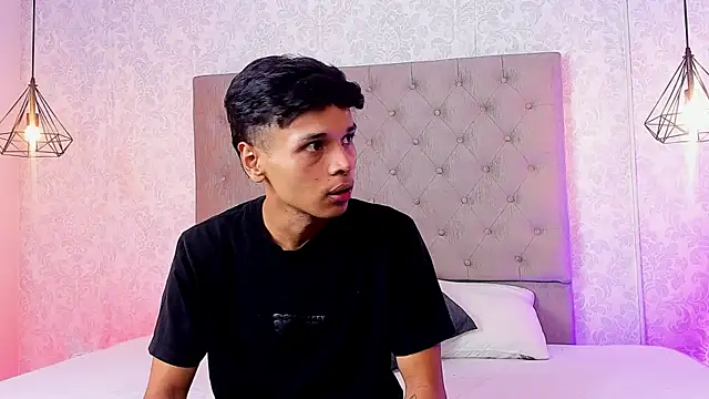 Snapshot of Alejandroo_Montenegro chatting on May 24, 12:15 am Alejandroo Montenegro online show from May 24, 12:15 am