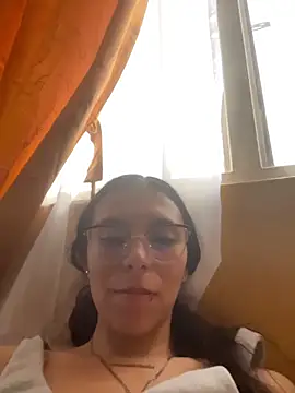 Snapshot of MayteLove chatting on February 4, 10:04 pm MayteLove online show from February 4, 10:04 pm