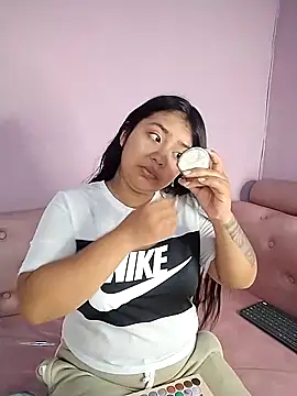 Noa Baker online show from April 17, 12:30 pm