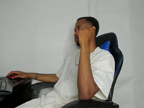 Kofi exotic 2 online show from May 27, 11:57 pm