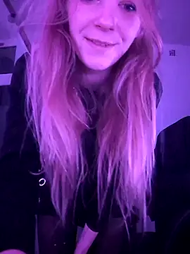 Snapshot of MindMistress chatting on February 13, 1:12 am MindMistress online show from February 13, 1:12 am
