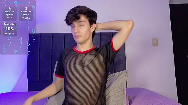 Snapshot of axxxel_twink chatting on July 5, 4:19 am axxxel twink online show from July 5, 4:19 am