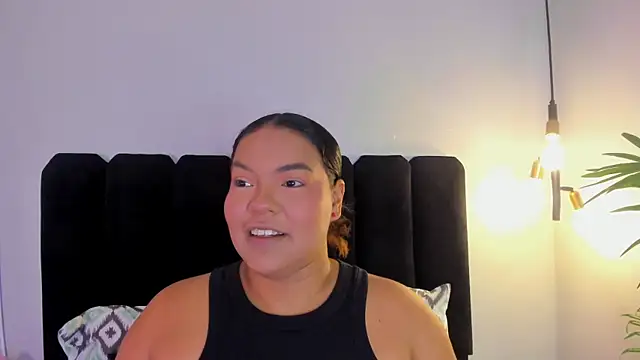 Amaranoir- online show from April 16, 3:40 am