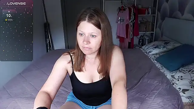 Snapshot of Aleksasamuii chatting on July 13, 9:01 am Aleksasamuii online show from July 13, 9:01 am