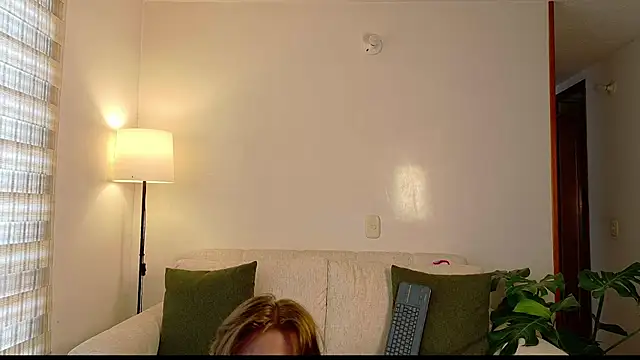 ivonnybonita   online show from June 19, 4:22 pm