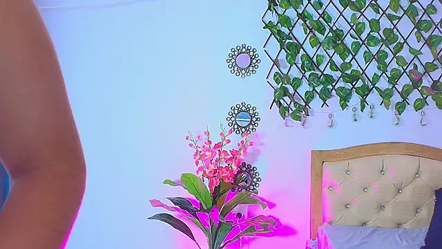 Miabunny    online show from March 2, 5:08 am