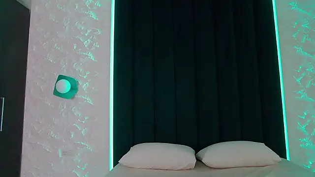 Snapshot of Ivy_Allen chatting on February 20, 5:57 pm Ivy Allen online show from February 20, 5:57 pm