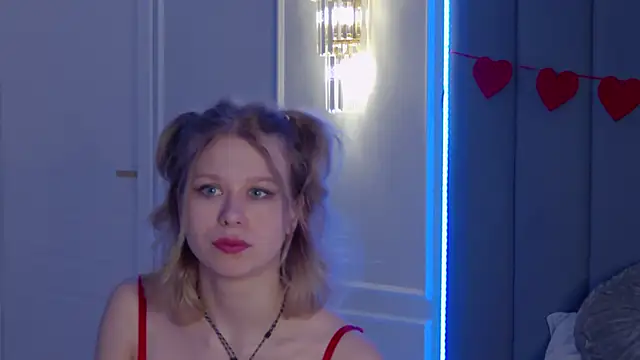 Snapshot of Ivy_Allen chatting on February 23, 6:16 pm Ivy Allen online show from February 23, 6:16 pm