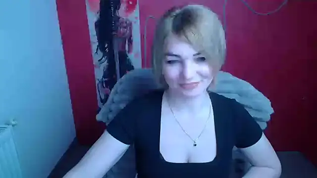 Snapshot of CuttieEmma chatting on March 2, 7:15 am CuttieEmma online show from March 2, 7:15 am