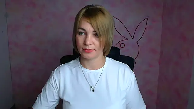 CuttieEmma online show from June 27, 5:56 am